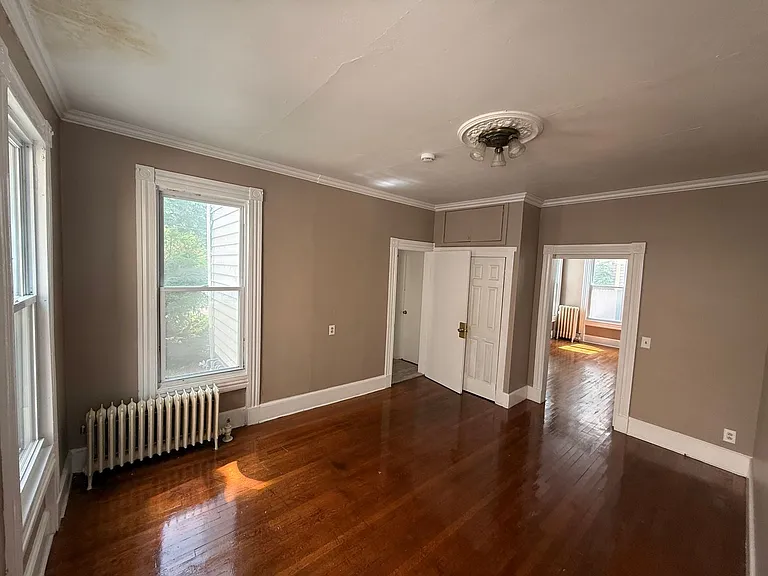 870 Elm St — Photo 15