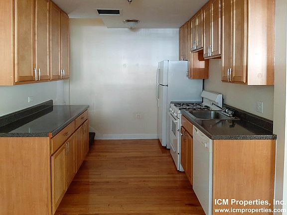 4th image of 3932 N Pine Grove Ave #1