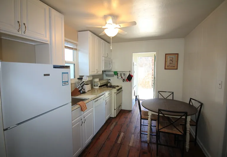 728 Venice Ct — Photo 11