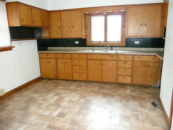 2nd image of 309 Park St