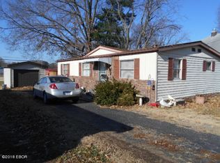 805 Land Rd, Harrisburg, IL 62946