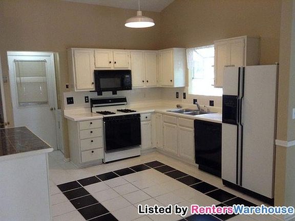 Open, spacious kitchen