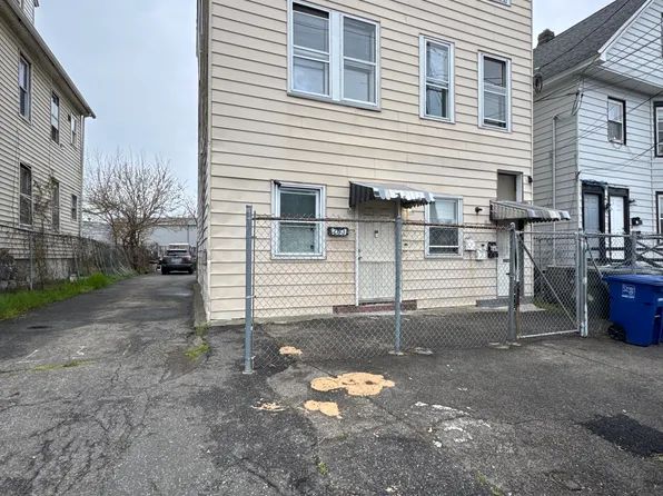 263 6th St #2, Bridgeport, CT 06607