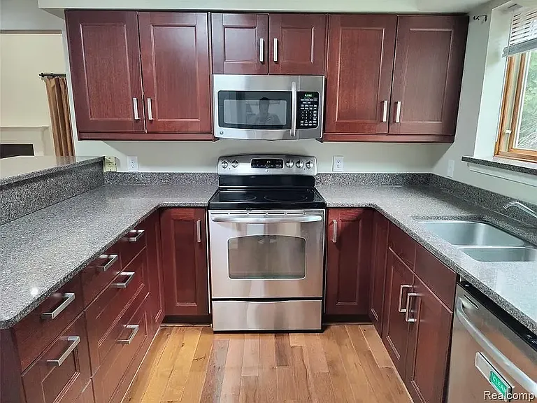 1600 Dunston Rd — Photo 18