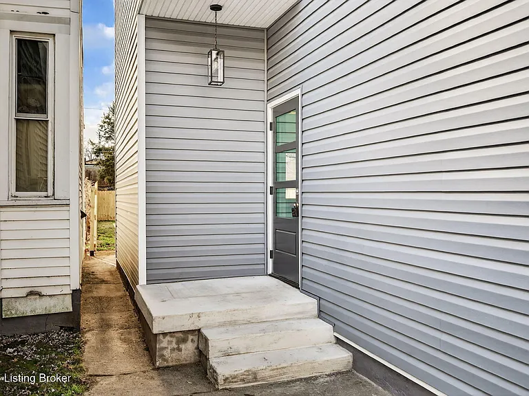 914 Ash St — Photo 4