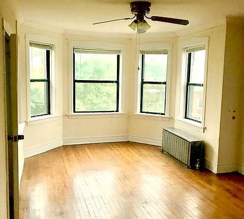 2nd image of 4458 N Maplewood Ave APT 3