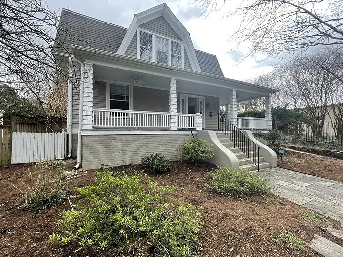 114 E Park Dr