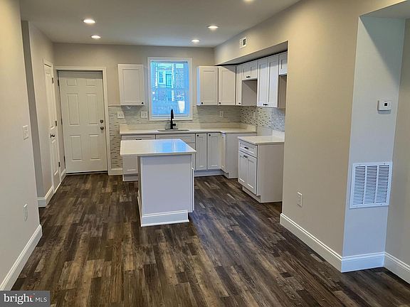 5th image of 3215 Elmora Ave