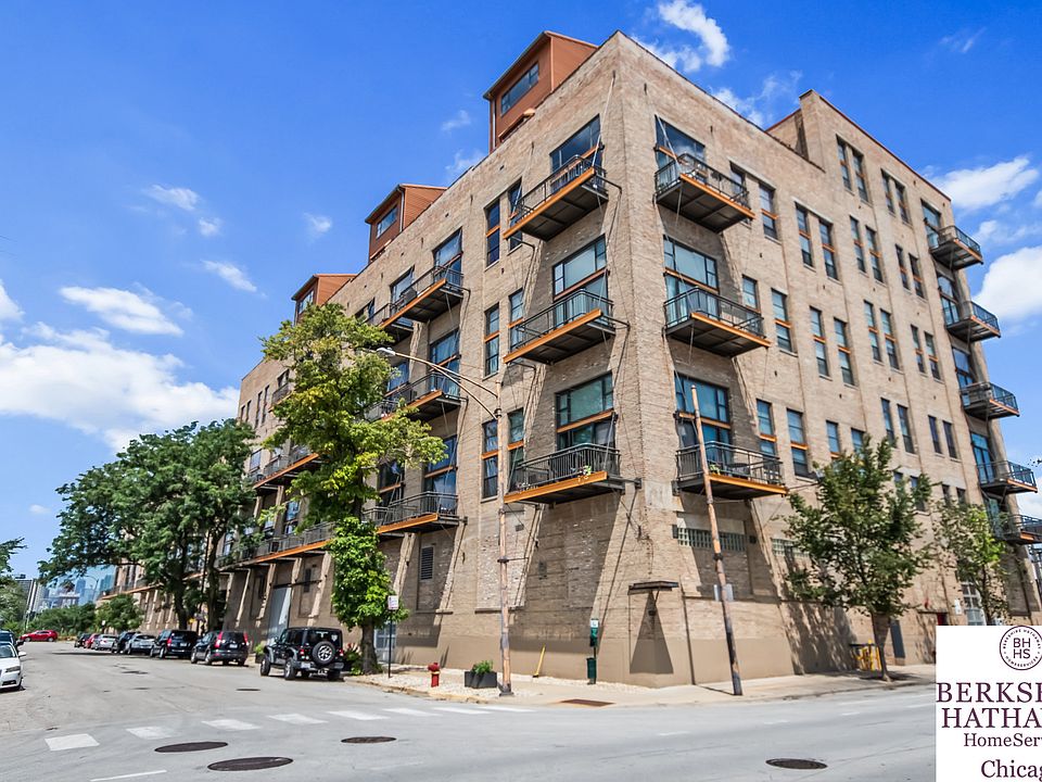 1st image of 2545 S Dearborn St APT 608