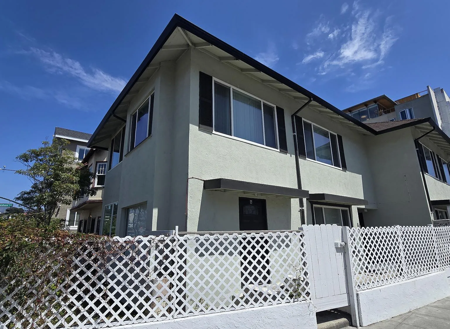 1 bed, 1.0 bath, 600 sqft, $2,000 — Photo 1