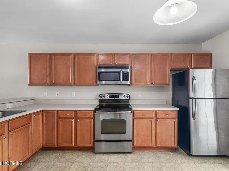 9005 Banister Loop — Photo 10