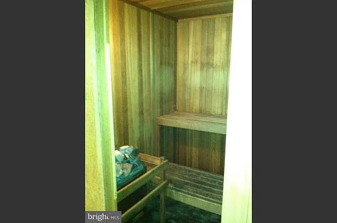1301 S Walter Reed Dr — Photo 17