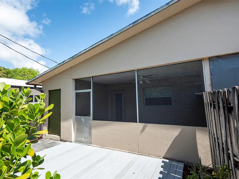 930 Mandarin Isle — Photo 24