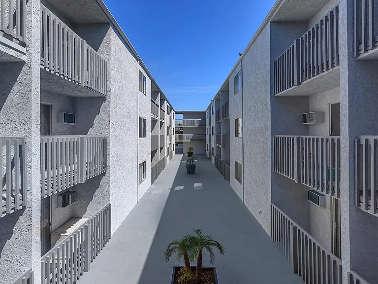 Pacific View Apartment Homes — Photo 9