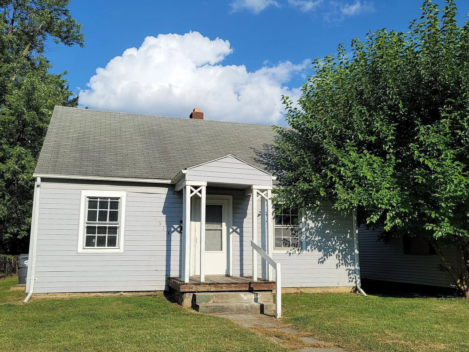 3 bed, 1320 sqft, $1,253 — Photo 1