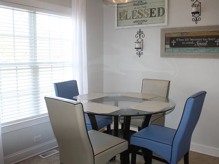 77 Solomon Cir — Photo 5