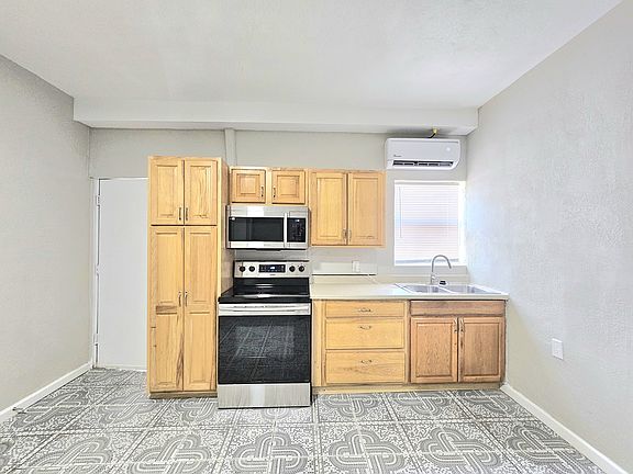 3rd image of 103 E Ash Ave #3