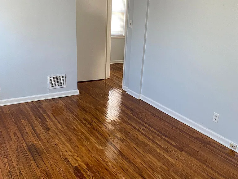 1504 E Whittier St — Photo 18