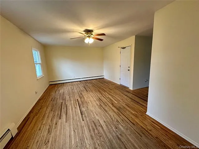 3 bed, 1.0 bath, 1302 sqft, $3,200 — Photo 4