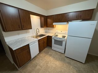 1650-1670 University Dr #1666, Charleston, IL