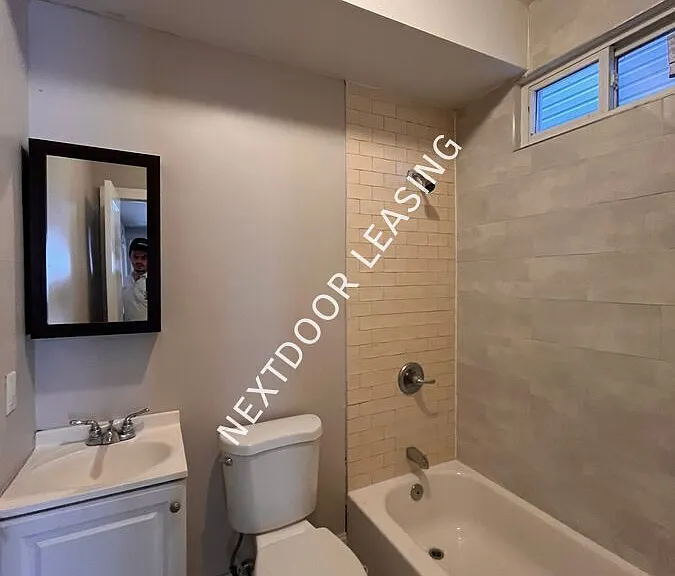 122 Virginia Ave #1FM — Photo 3