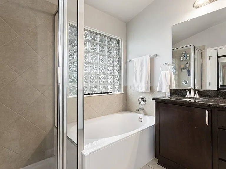 11217 Persimmon Gap Dr — Photo 23