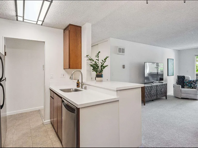 965 Shorepoint Ct #209 — Photo 3