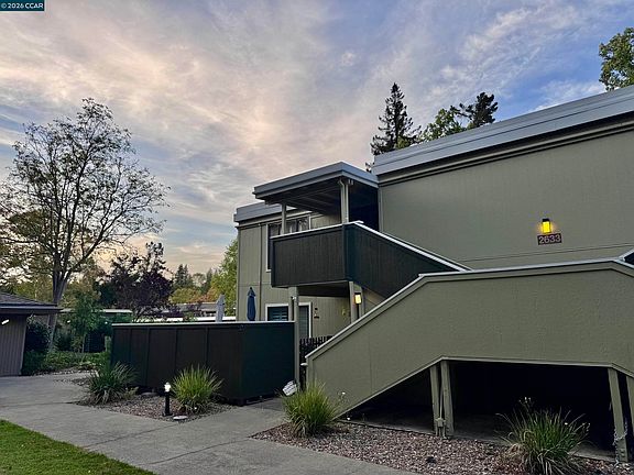 2nd image of 2633 Pine Knoll Dr Unit 1