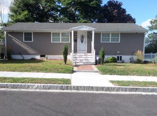 61 Rogers St, Dartmouth, MA 02748