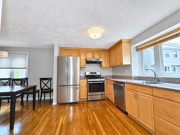 5th image of 174 Adams St APT 6
