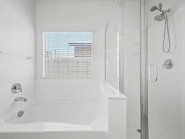 1360 W Joshua Tree Ave — Photo 2