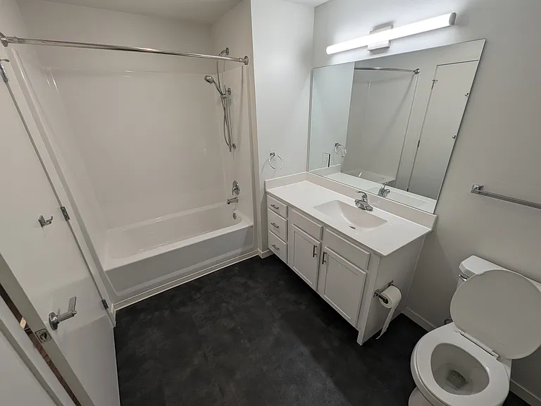 832 Commercial St #101 — Photo 14