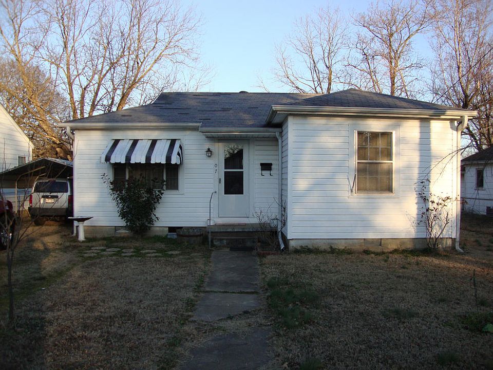 1st image of 907 S Glenwood Ave