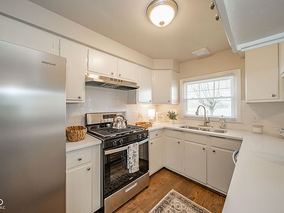 4th image of 807 Bittersweet Ln
