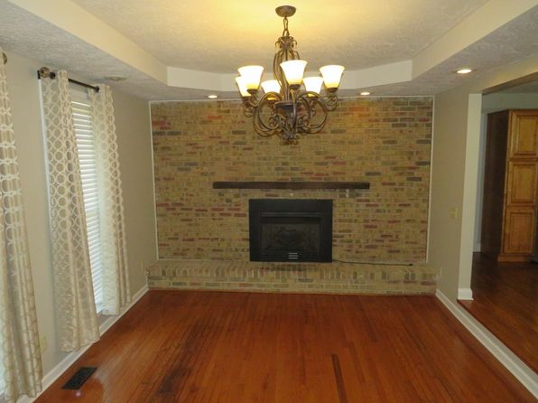 53 Hilton Holw, Hagerhill, KY 41222