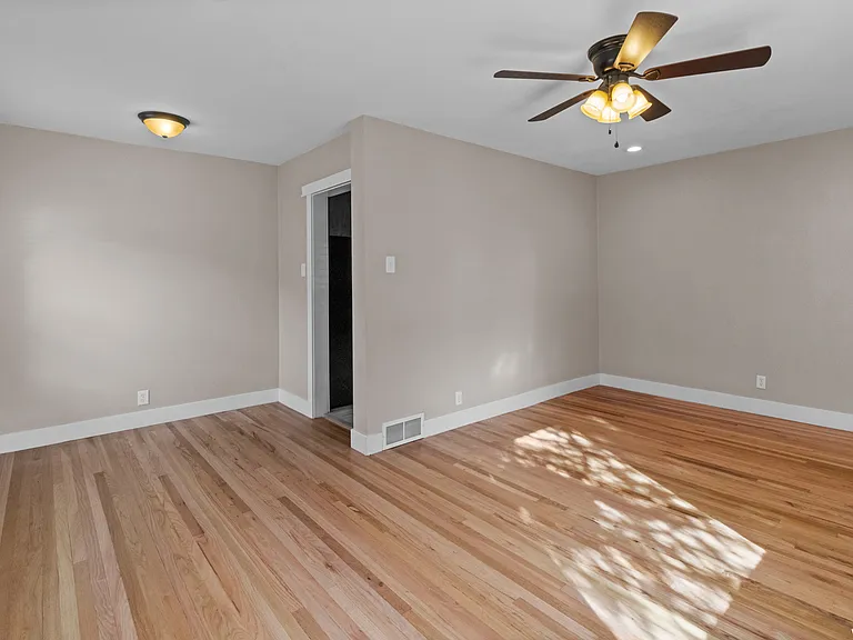 3885 S Nordin Ave — Photo 2