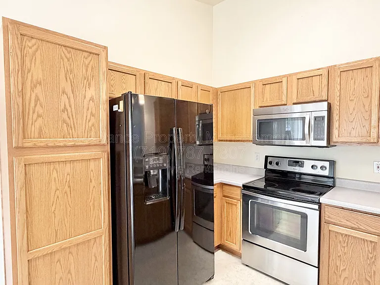 3870 Strawberry Field Grv #F — Photo 9