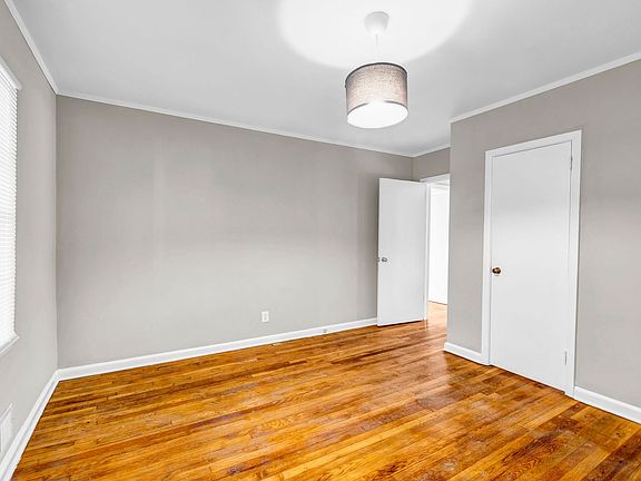 4th image of 1870 Windemere Dr NE Front A
