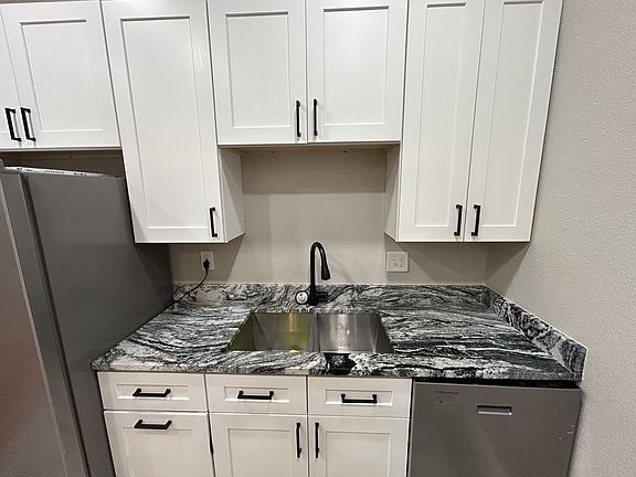 5th image of 505 S Storey St #505