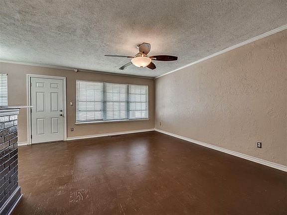 3rd image of 2509 Carlton Way
