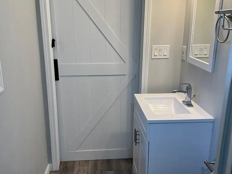 207 Herbert St — Photo 27