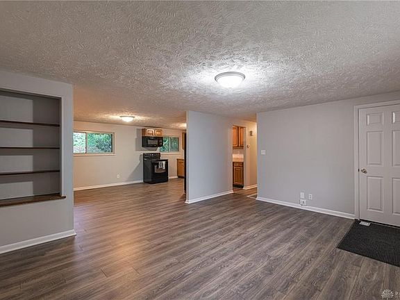 2nd image of 610 Skyview Dr
