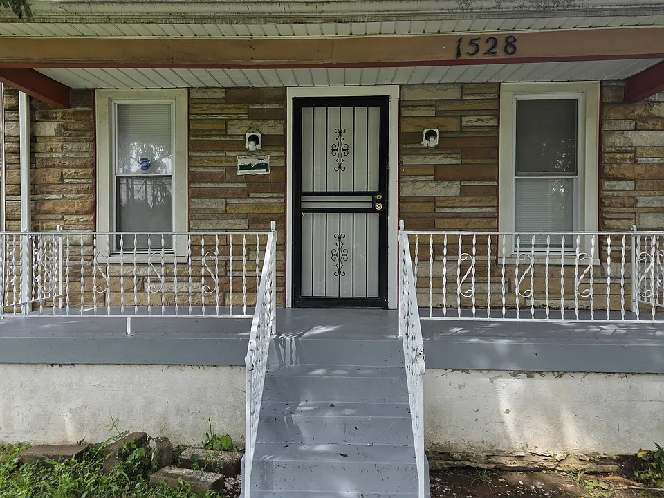 1528 S 30th St