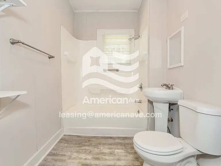 30113_011_wm_-_main_bathroom_13186615.jpg