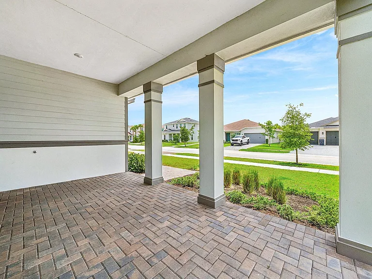 655 Hookline Cir — Photo 7