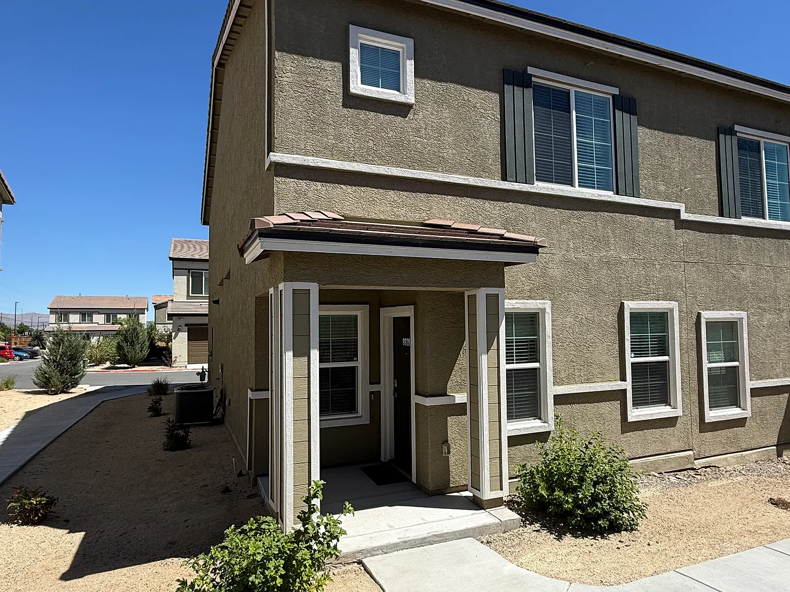 3 bed, 2.5 bath, 1415 sqft, $2,350 — Photo 1