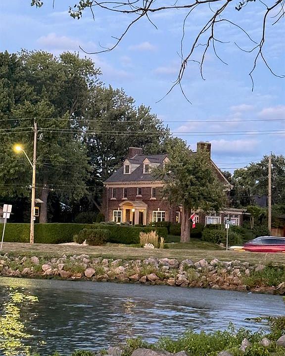 1st image of 7505 Riverside Dr E