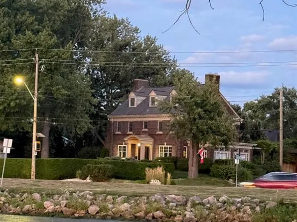 7505 Riverside Dr E, Windsor, ON N8S 1C8