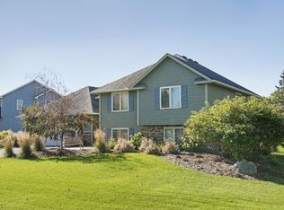 18585 Maple Leaf Dr, Eden Prairie, MN 55346