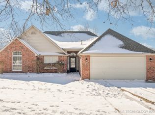 4980 E Chestnut Dr, Claremore, OK 74019